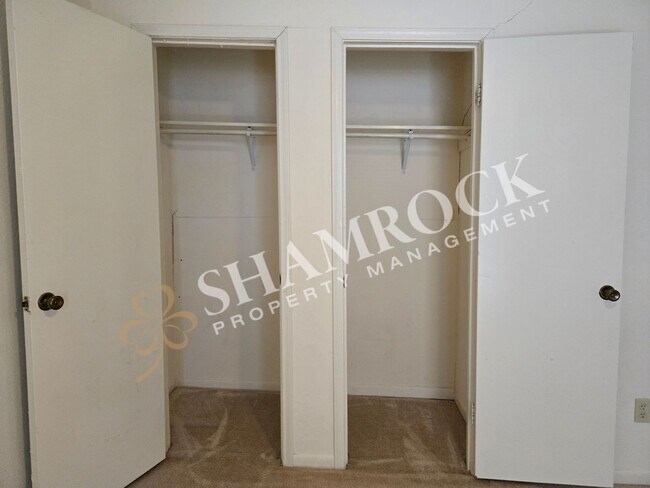 Building Photo - 6807 Old Briarstown Dr
