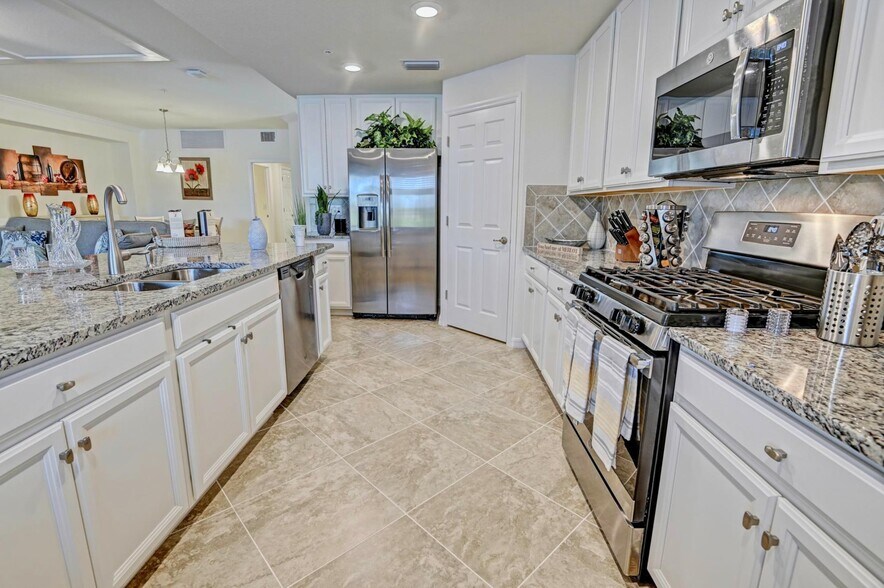 Building Photo - 5934 Wake Forest Run