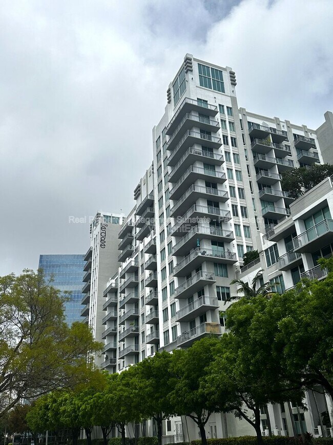 Building Photo - 300 S Australian Ave