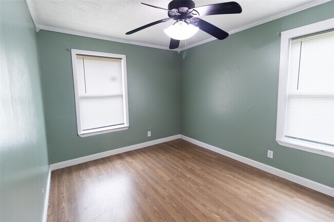 Building Photo - 809 Norell St