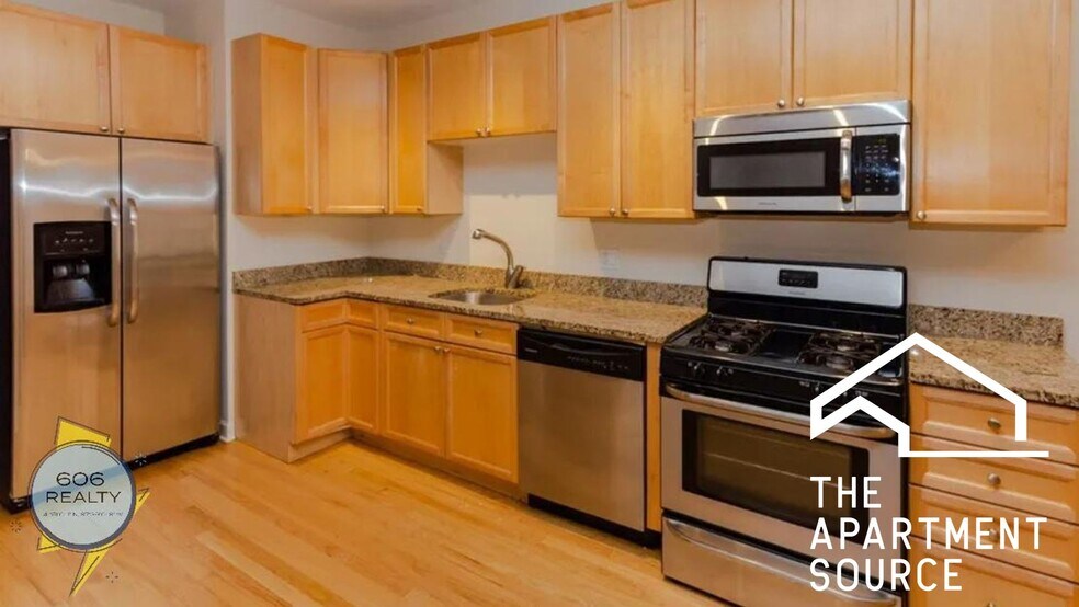 Building Photo - 3347 N Clark St