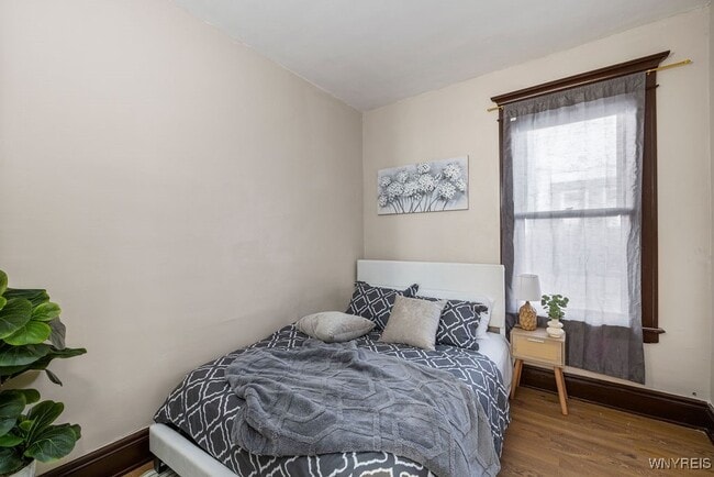 Building Photo - 166 Grey St