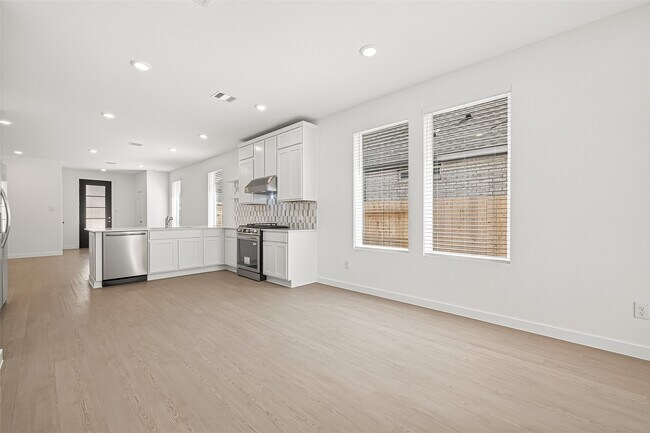 Building Photo - 6619 Sunset Velvet Dr