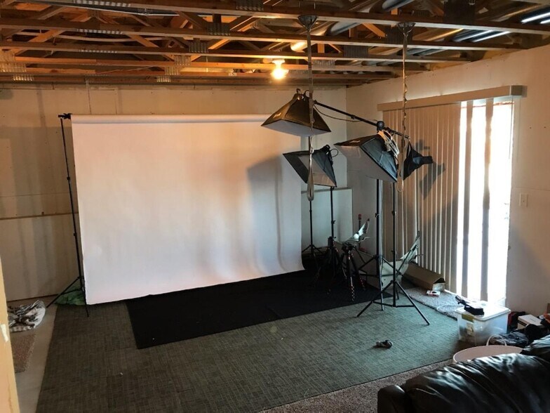 Building Photo - 6788 Gingham Ct