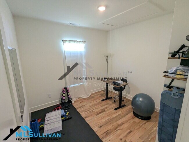 Building Photo - 1039 W Murray Ave