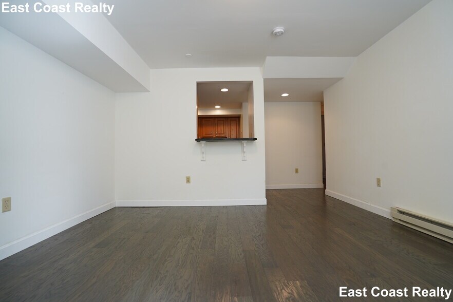 Building Photo - 109 Queensberry St