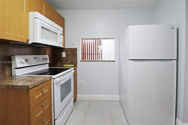 Building Photo - 13700 SW 62nd St