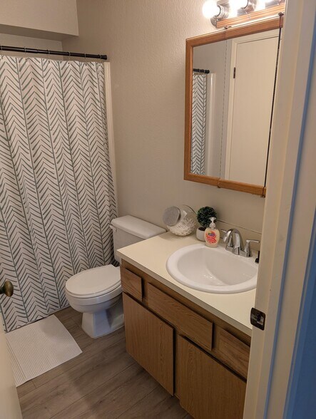 Building Photo - 18510 Blueberry Ln