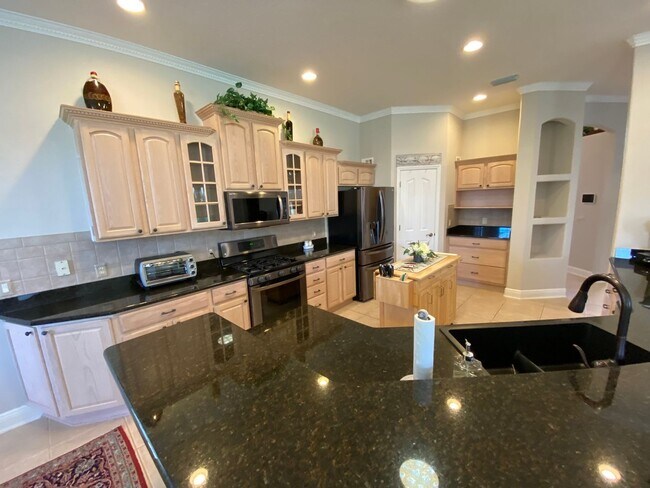 Building Photo - Spectacular and Luxurious Turnkey ANNUAL Lease in The Village of Bridgeport