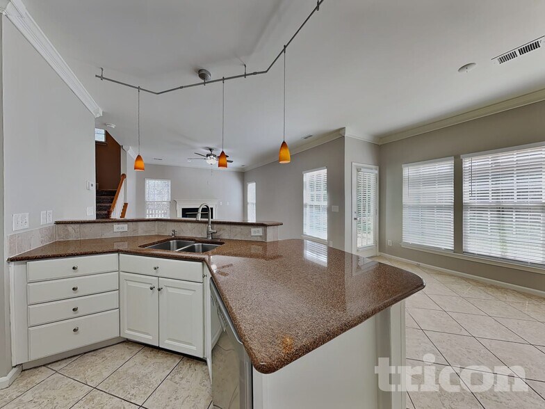 Building Photo - 12722 Golden Sun Ct