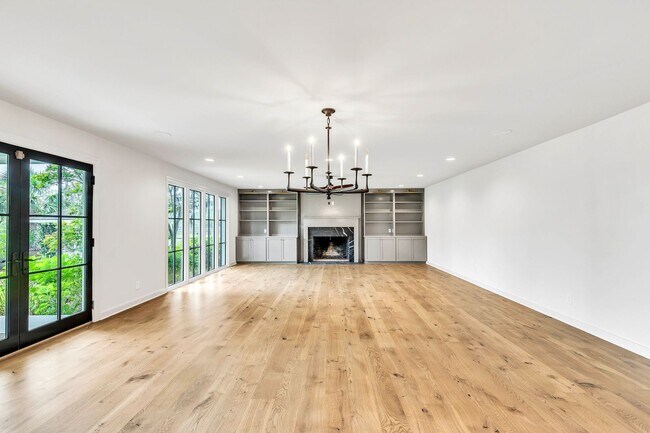 Building Photo - Gorgeous Waterfront Home on Isle of Hope