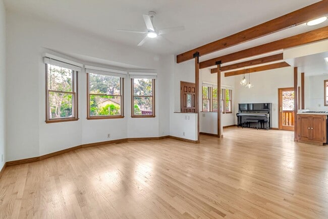 Building Photo - 2280 Hanover St