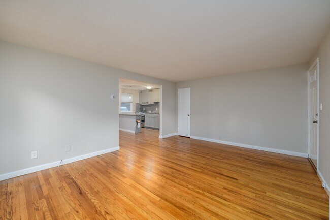 Building Photo - 66 Manor Dr