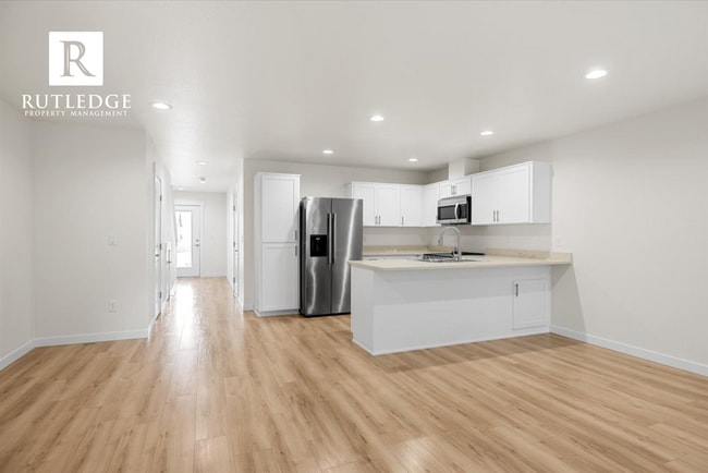 Building Photo - STUNNING 3 Bed / 2.5 Bath Brand New Townhome!!