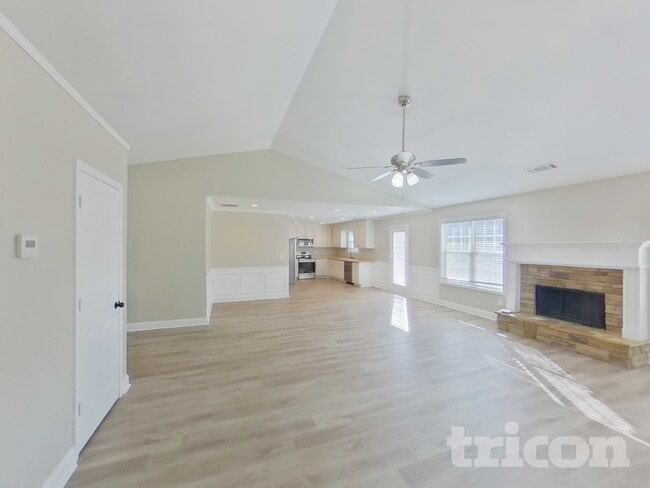 Building Photo - 1916 Roxey Ln