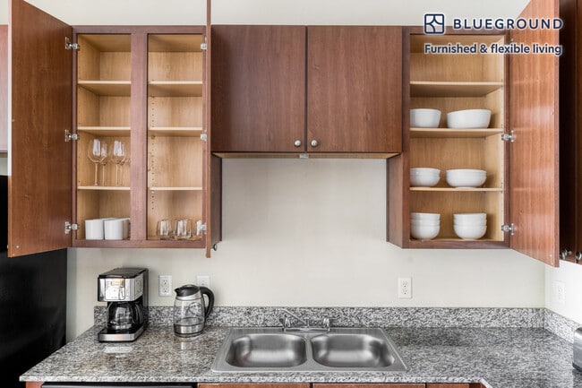 Building Photo - 3001 Esperanza Crossing