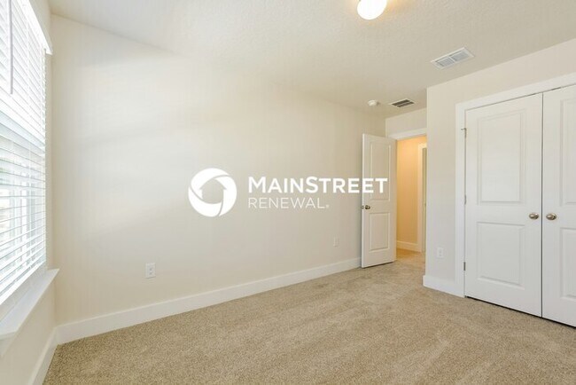 Building Photo - 4 Bedroom Pet-Friendly Home in Deland, FL ...