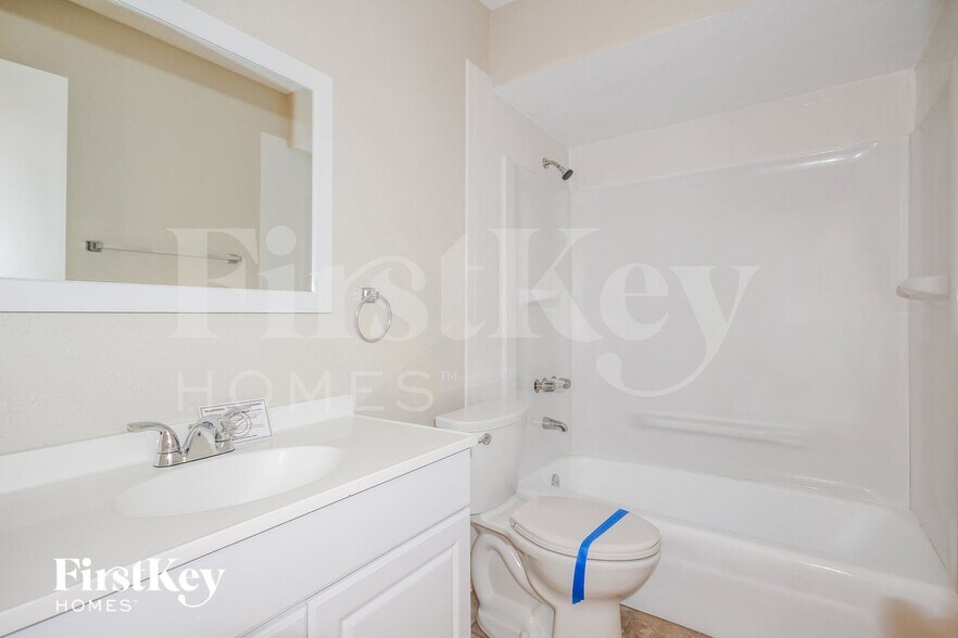 Building Photo - 3814 Treadway Dr