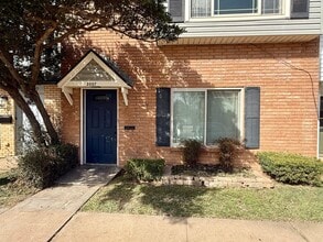 Building Photo - Spacious 3 Bedroom 3 Bath Home in NW OKC!!