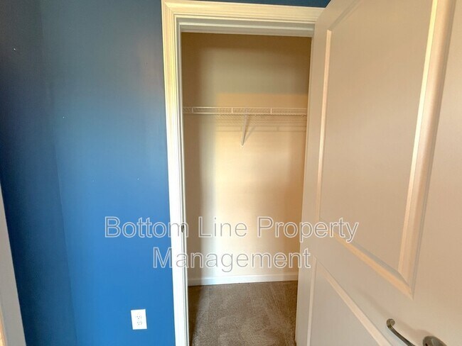 Building Photo - 4020 Zilker Park Dr