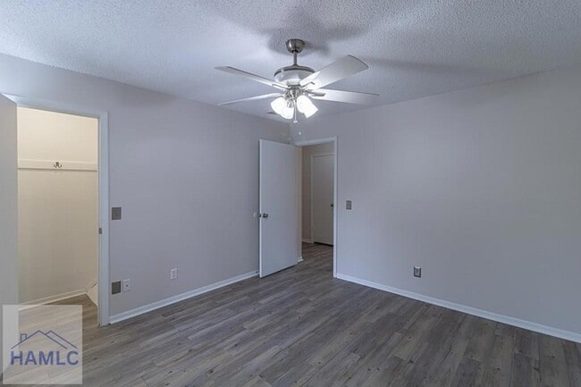 Building Photo - 901 Olmstead Dr