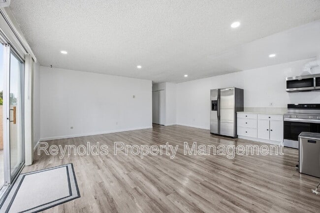 Building Photo - 6814 Camphor Ln