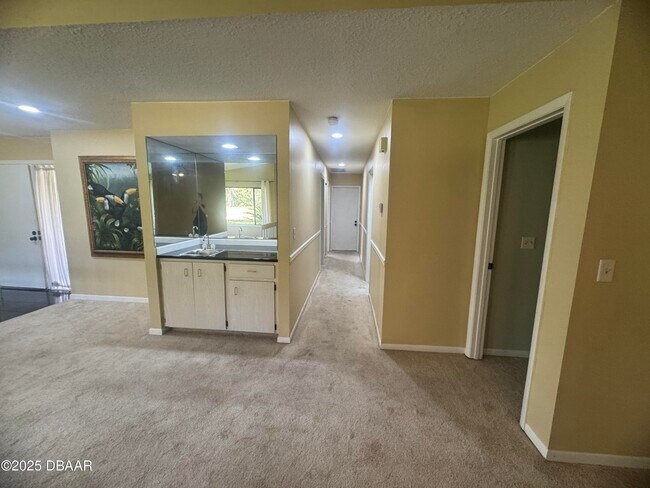 Building Photo - 1917 Goldenrod Way