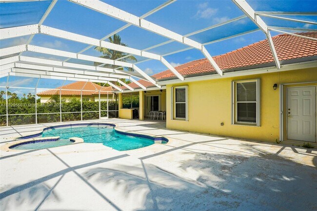 Building Photo - 2575 Muirfield Terrace