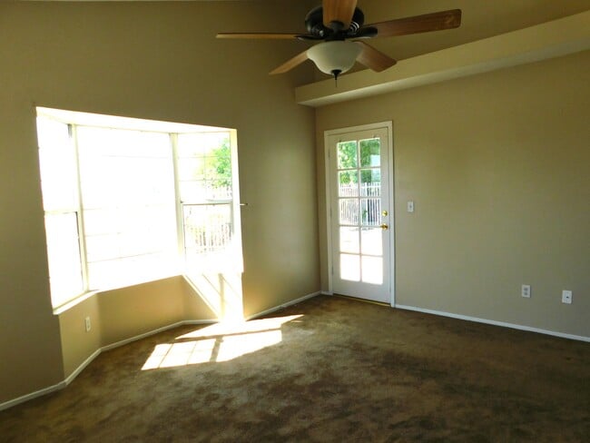 Building Photo - 21253 Windsong St