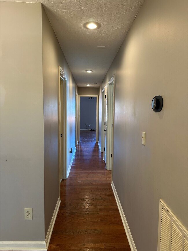 Building Photo - **COMING SOON!** Charming 3-Bedroom, 2-Bath Home in South Lexington! Attached Garage, W/D, Deck