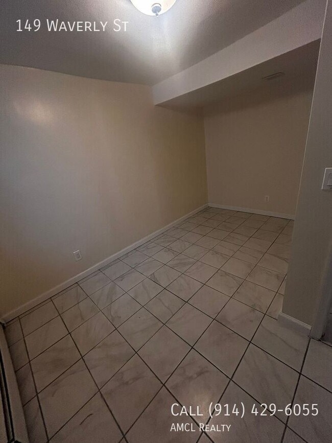 Building Photo - 149 Waverly St