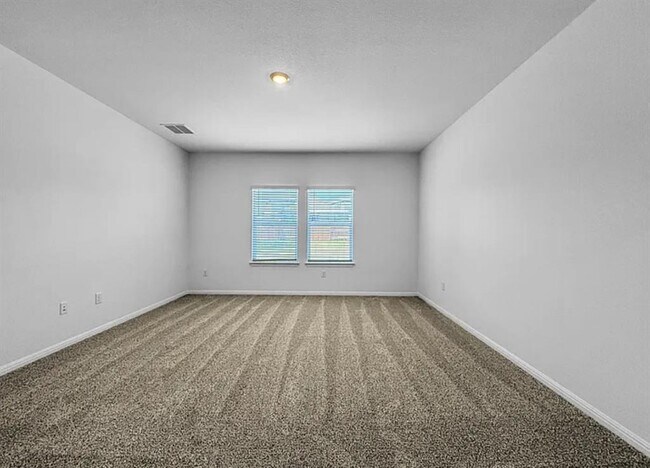 Building Photo - 1941 Crowned Eagle Pass