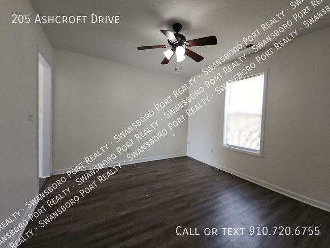 Building Photo - 205 Ashcroft Dr