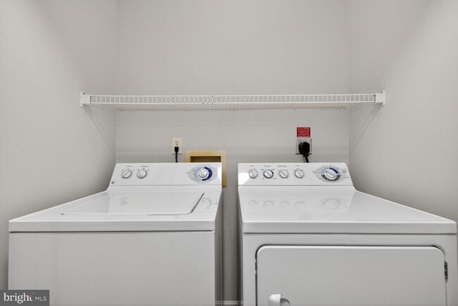 Building Photo - 7 Granite Pl