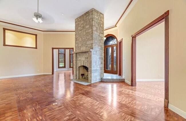 Building Photo - 416 Kiefer Creek Rd
