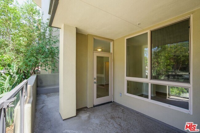 Building Photo - 13044 Pacific Promenade