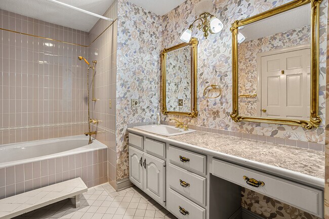 Building Photo - 274 Elkins Rd