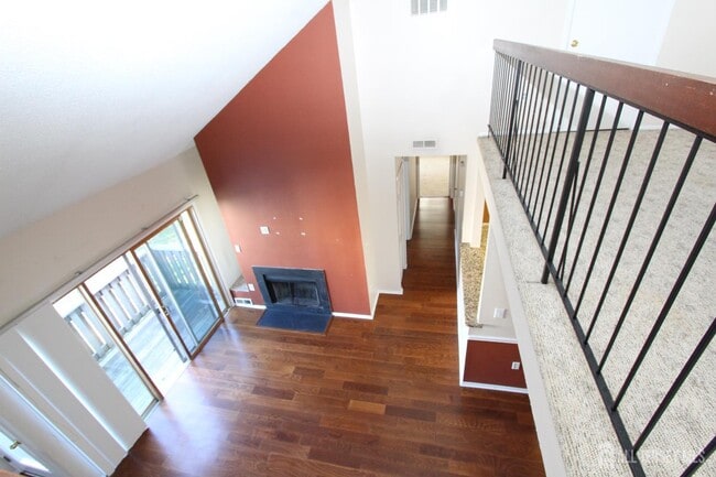 Building Photo - 2202 Aspen Dr