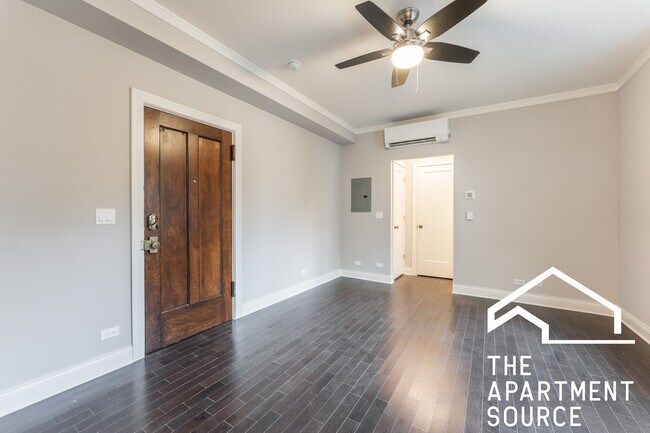 Building Photo - 640 W Wrightwood Ave
