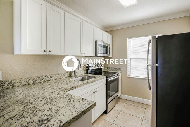 Building Photo - 2 Bedroom Pet-Friendly Home in Pompano Bea...