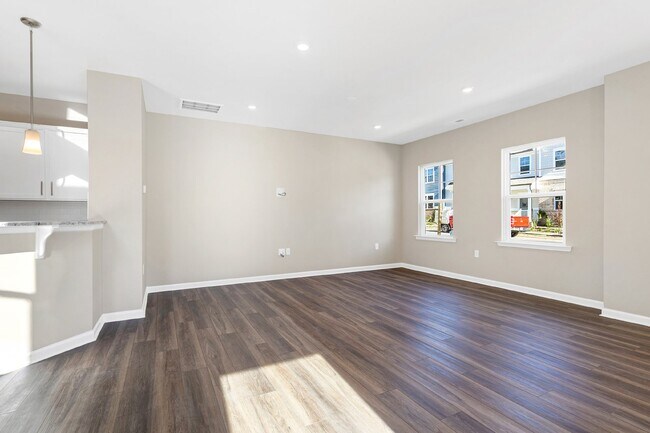 Building Photo - 237 Ribbon Rail St