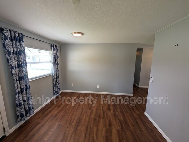 Building Photo - 1002 Kirkland Dr