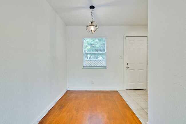 Building Photo - I Street