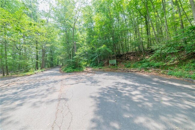 Building Photo - 36 Old Johnson Ln