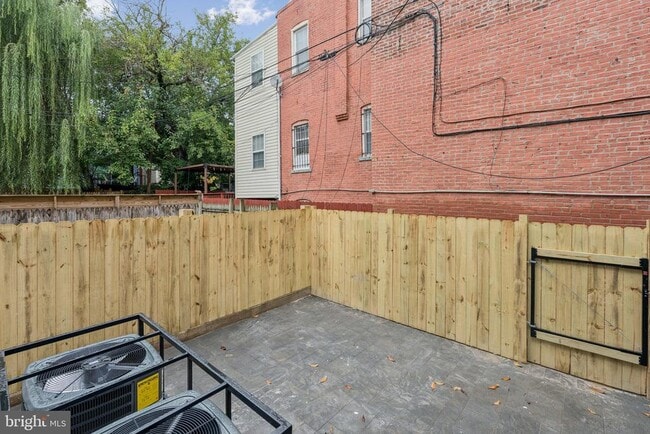 Building Photo - 1827 North Capitol St NE