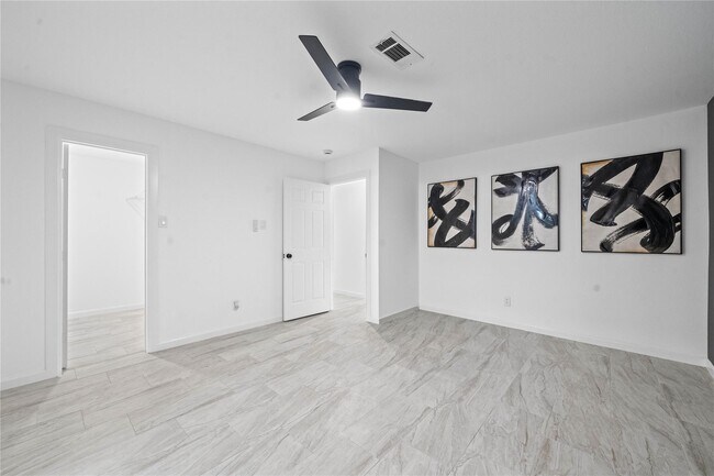 Building Photo - 12007 Sharpcrest St