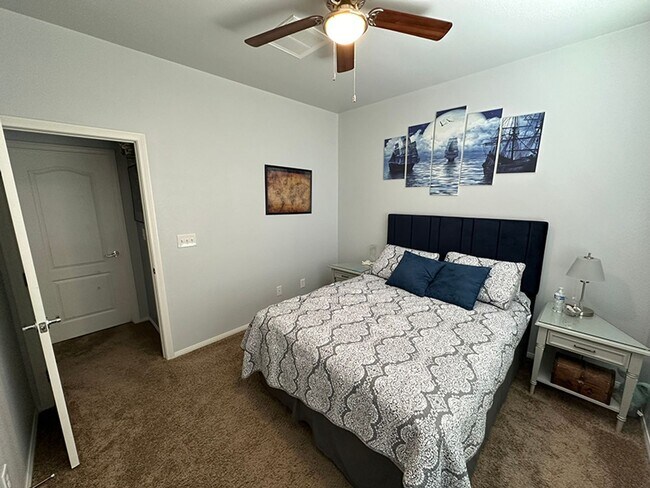 Building Photo - Gorgeous 3 bedroom Mountains Edge House
