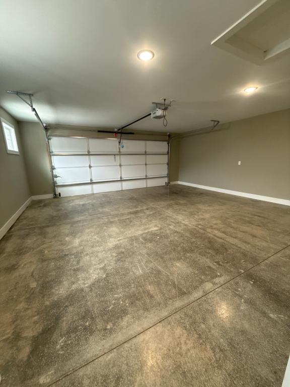 Building Photo - 2034 Harmony Ln