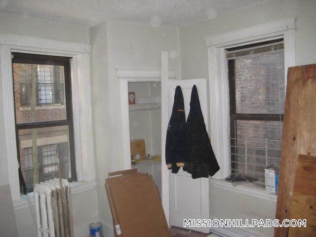 Building Photo - 887 Huntington Ave