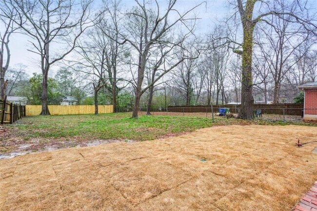 Building Photo - 111 Clifton St SE